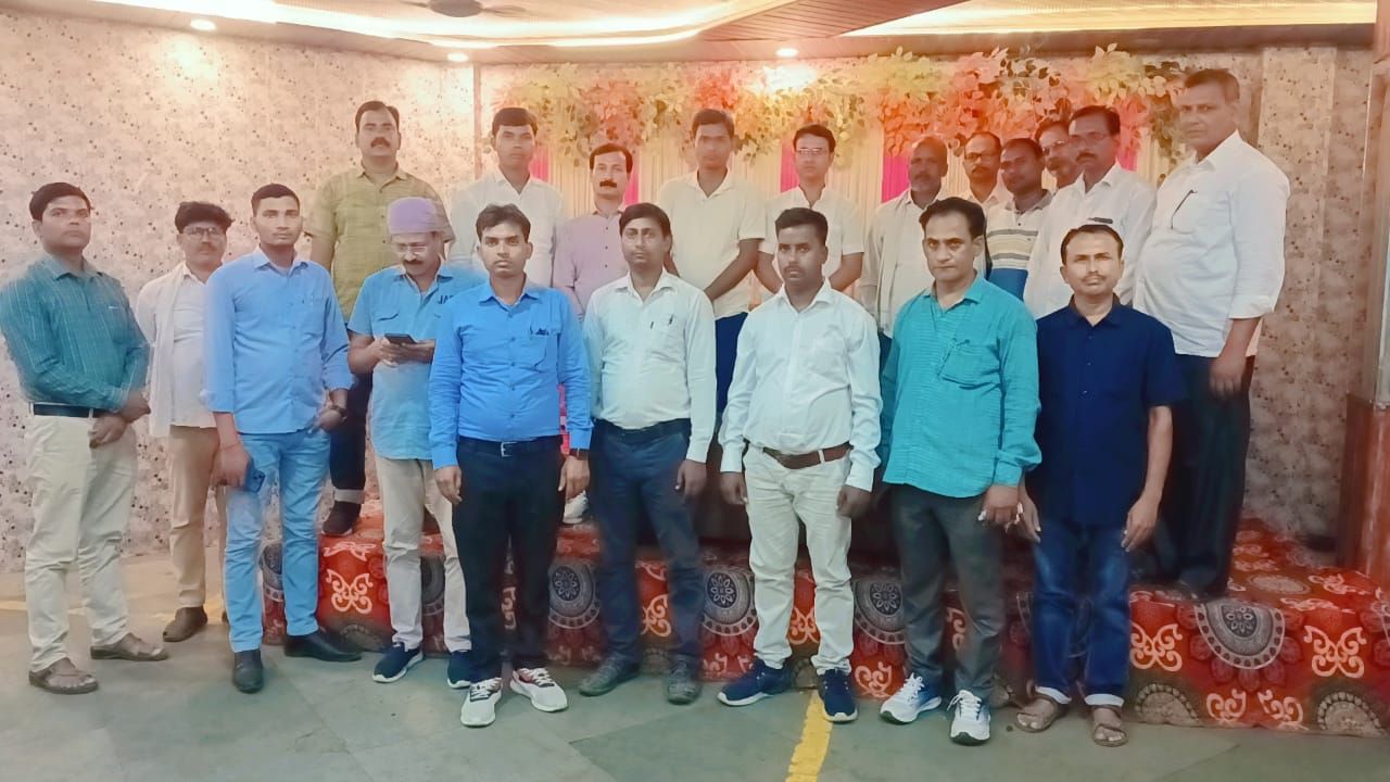 स्वास्थ्य सेवकों के प्रशिक्षण की मांग