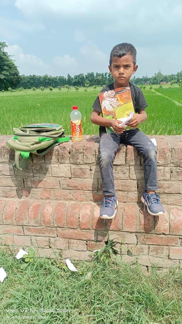 अगर बंद हो गए प्राथमिक विद्यालय, तो सबसे बड़ी कीमत कौन चुकाएगा?गरीब का बच्चा शिक्षा से होगा वंचित, लोकतंत्र की नींव पर संकट