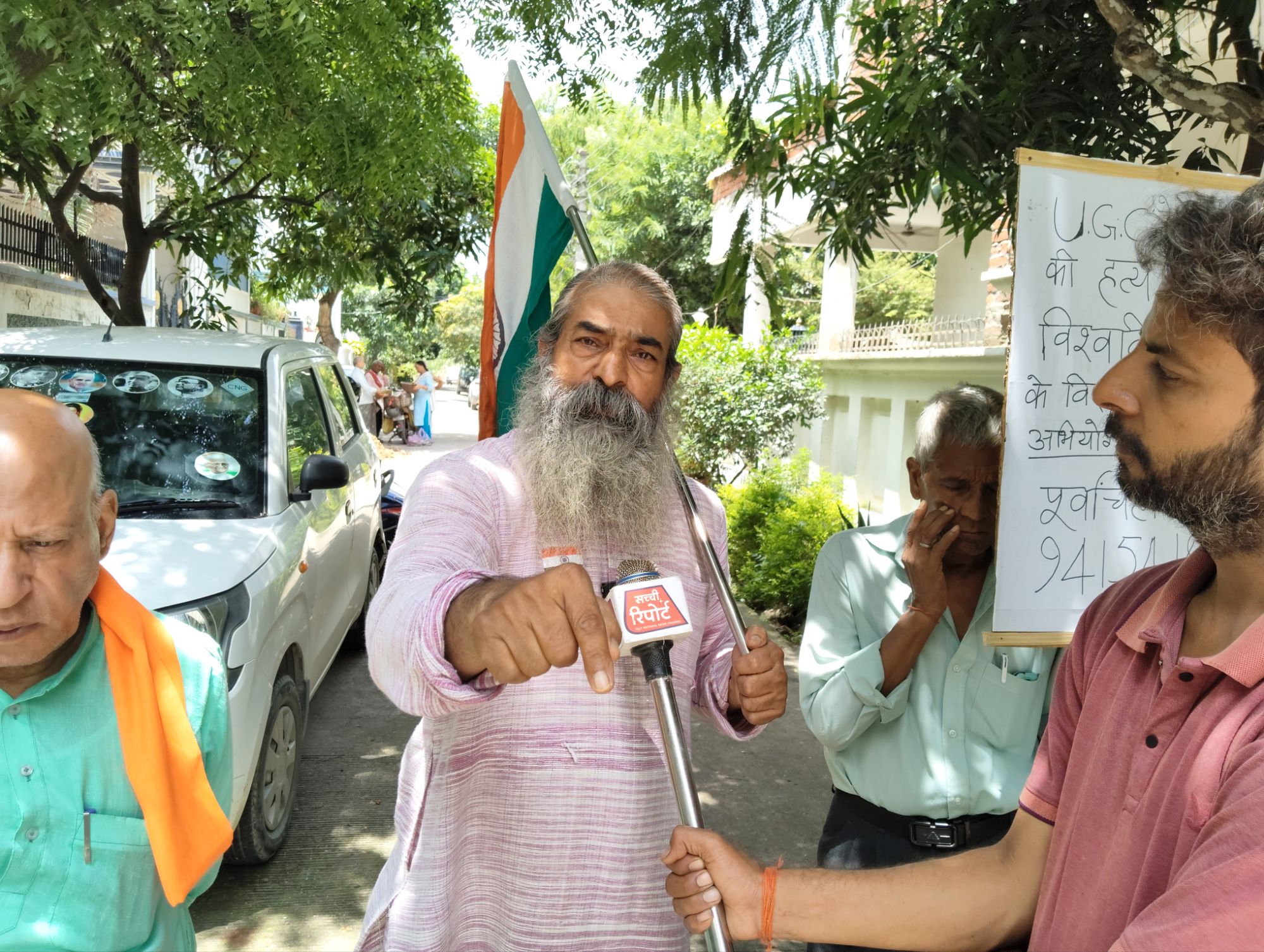 पूर्वांचल गांधी डॉ. संपूर्णानंद मल्ल का अनिश्चितकालीन अनशन शुरू