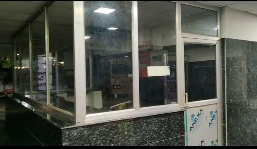 कुशीनगर बस स्टेशन बना अव्यवस्थाओं का केन्द्र, यात्री बेहाल—कब सुधरेगा परिवहन विभाग?