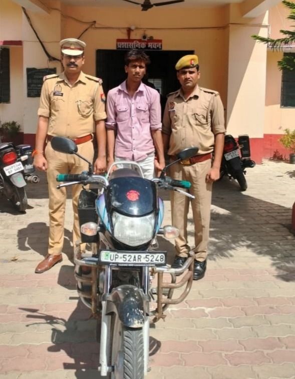 कसया पुलिस ने 12 घंटे में चोरी की घटना का सफल अनावरण