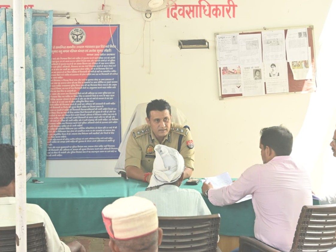 दो साल बाद थाना दिवस पर पहुँचे पुलिस कप्तान, सुनी जनता की फरियाद