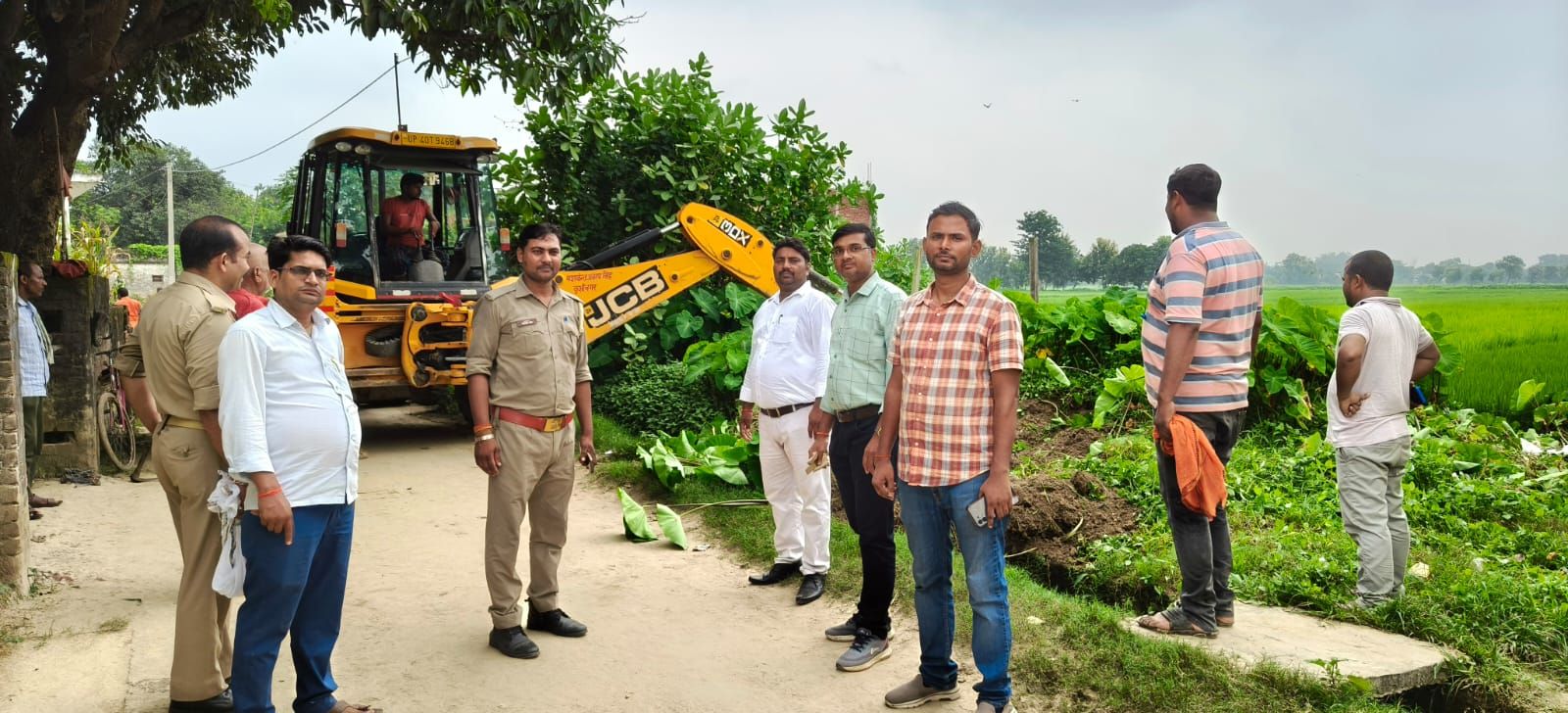 गुरवलिया गाँव की सरकारी ज़मीन से अवैध कब्ज़ा हटवाया गया