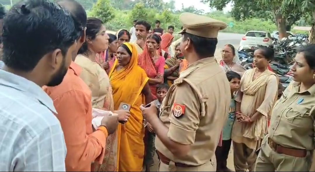 भिस्वा लाला में रास्ता बंद, आवागमन ठप – प्रशासन की चुप्पी से भड़के ग्रामीण, भाजपा नेत्री नूतन दूबे ने उठाई आवाज़