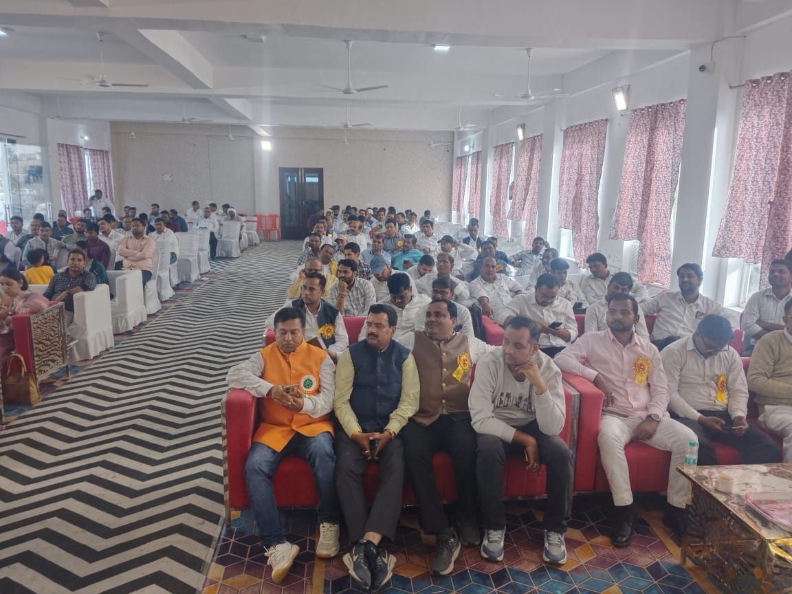 उत्तर प्रदेश लेखपाल संघ कुशीनगर इकाई ने मनाया 64वां स्थापना दिवस, जिलाधिकारी रहे मुख्य अतिथि