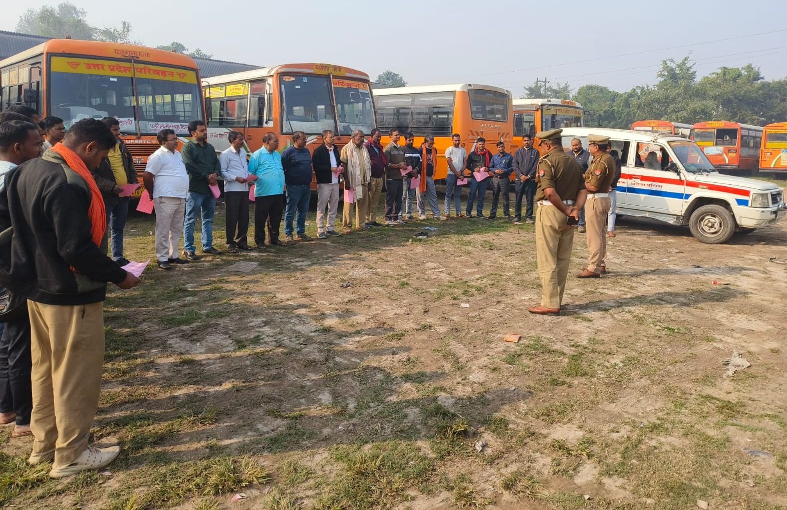 यातायात माह पर रोडवेज चालकों को दी गई जागरूकता, सीट बेल्ट, फॉग लाइट, तय दूरी बनाए रखने पर खास जोर