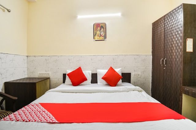 कसया के लोगों की मन की चिंता बढ़ी: होटल–गेस्ट हाउसों की भरमार से बढ़ी सामाजिक अव्यवस्था, महिलाओं और बच्चों की सुरक्षा पर खतरा