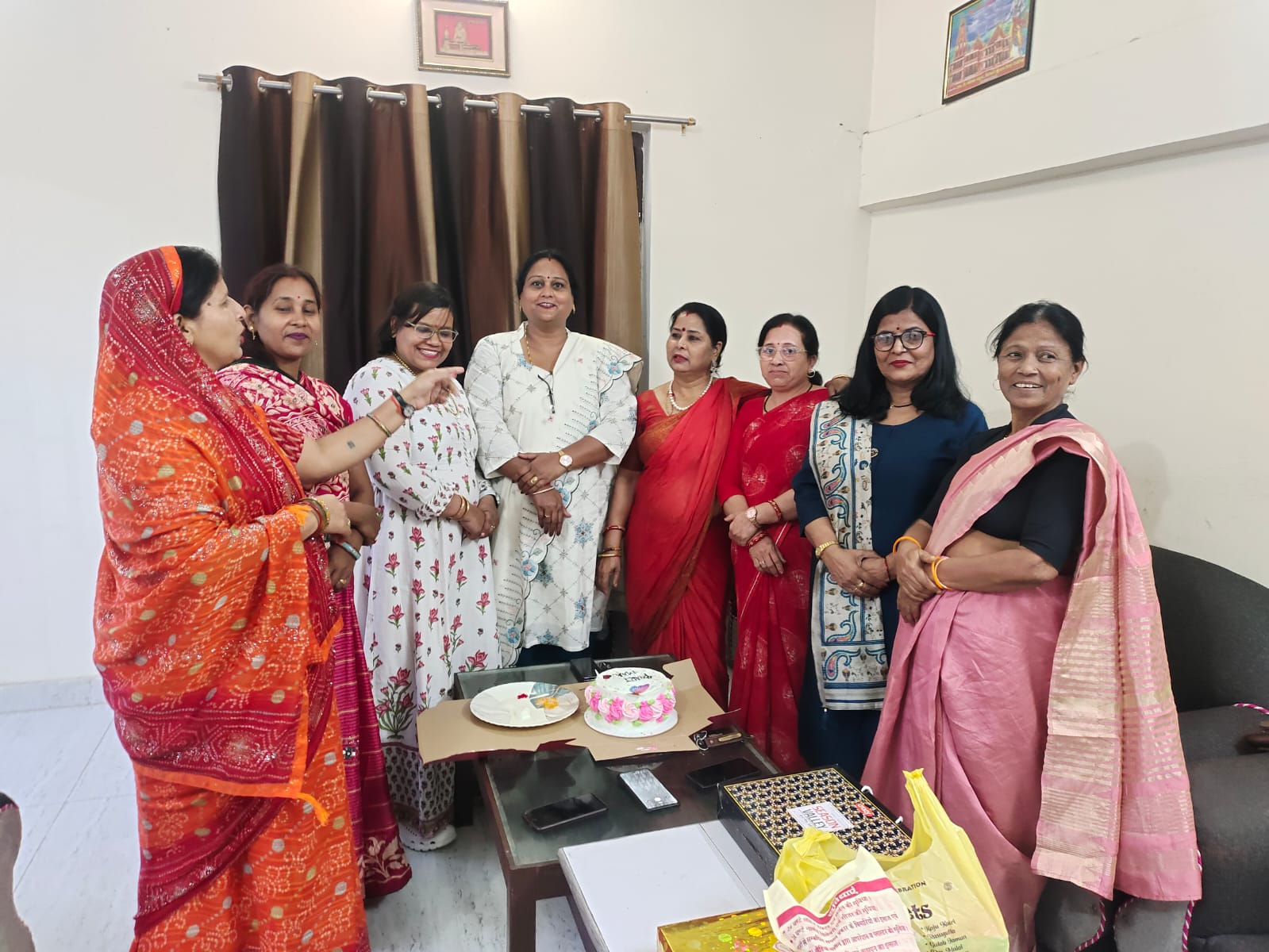 भाजपा मातृशक्ति प्रकोष्ठ की नेत्री किरन सिंह का जन्मदिन धूमधाम से मनाया गया