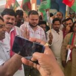 गैस सिलेंडर की किल्लत की अफवाह पर प्रशासन सख्त, कसया में एसडीएम ने किया निरीक्षण