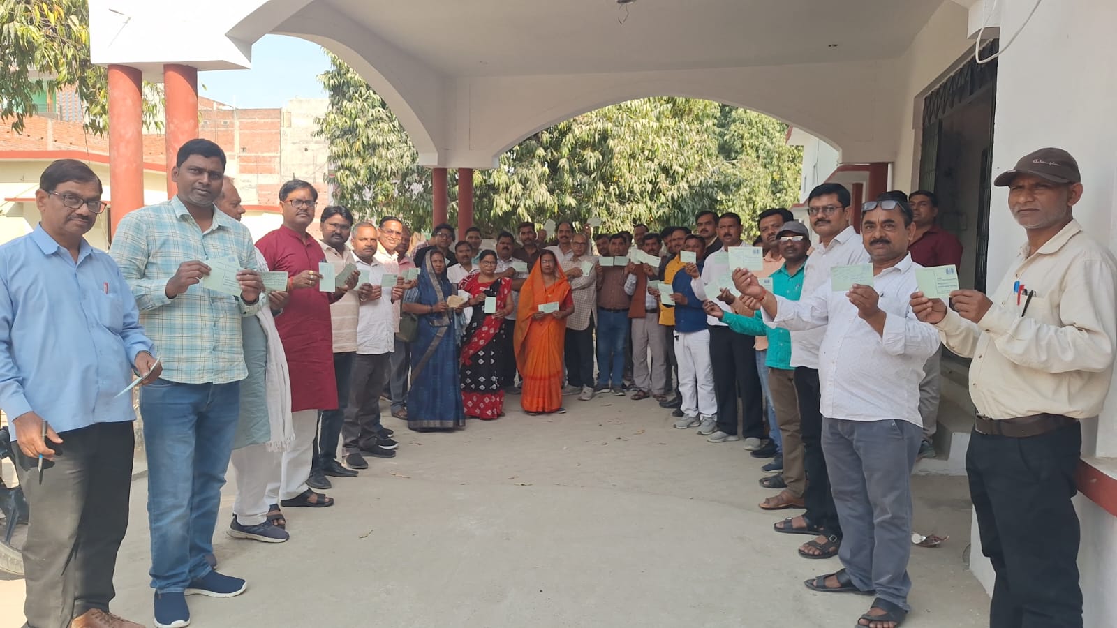 टेट अनिवार्यता के विरोध में शिक्षकों का आंदोलन तेज, राष्ट्रपति सहित शीर्ष नेताओं को भेजे पोस्टकार्ड,,