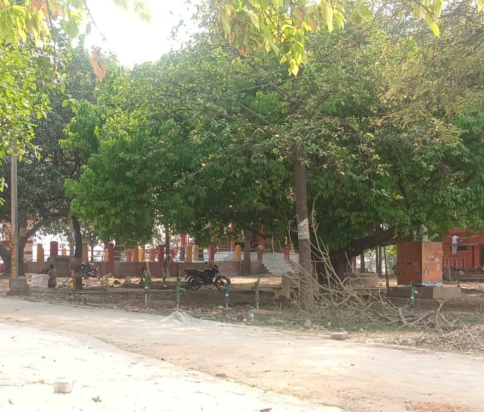 आस्था का अनूठा अर्पण, मन्नत पूरी होने पर मंदिर में लगते हैं हैंडपंप