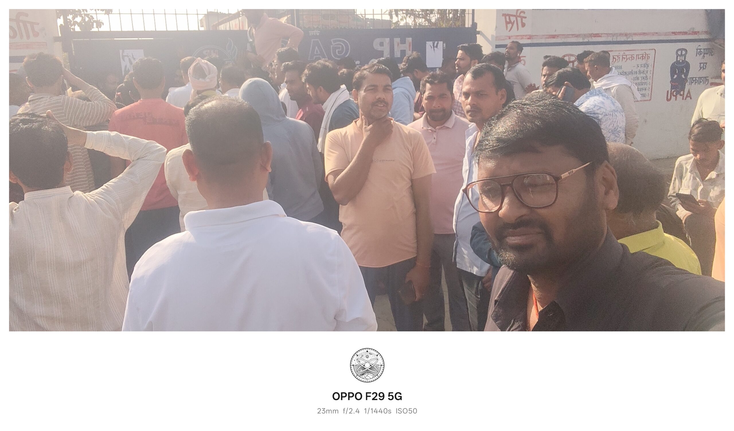 गैस सिलेंडर के लिए भटक रही जनता, एजेंसियों पर अव्यवस्था चरम पर