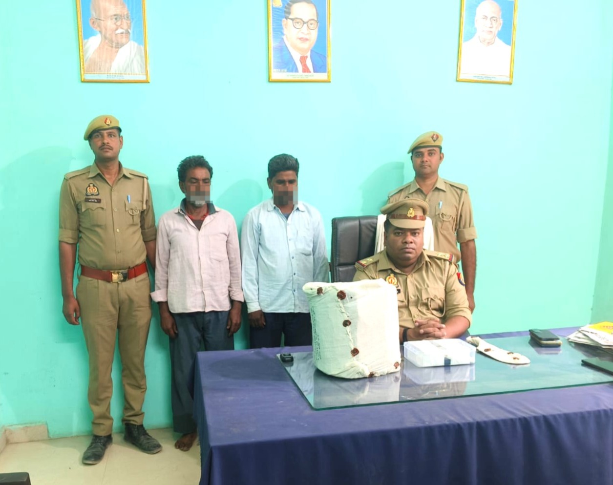गौवध मामले में दो अभियुक्त गिरफ्तार, तीन बछड़े समेत कई सामान बरामद,,