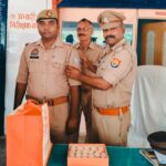 जनपद कुशीनगर के देवरिया बॉर्डर से सटे थाना चौरा खास में तैनात हेड कांस्टेबल श्रवण कुमार गुप्ता को पदोन्नति मिलने पर दिवान बनाए जाने से पूरे थाने में हर्ष का माहौल देखने को मिला।