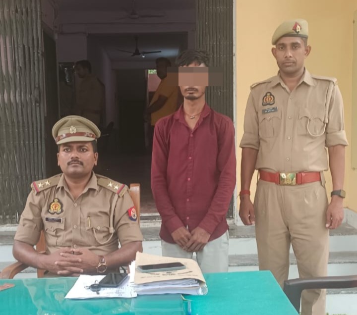 पडरौना पुलिस ने वांछित सिकंदर को किया गिरफ्तार
