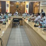 कुशीनगर में आगामी त्योहार को लेकर कलेक्ट्रेट में संपन्न हुई पीस कमेटी की बैठक