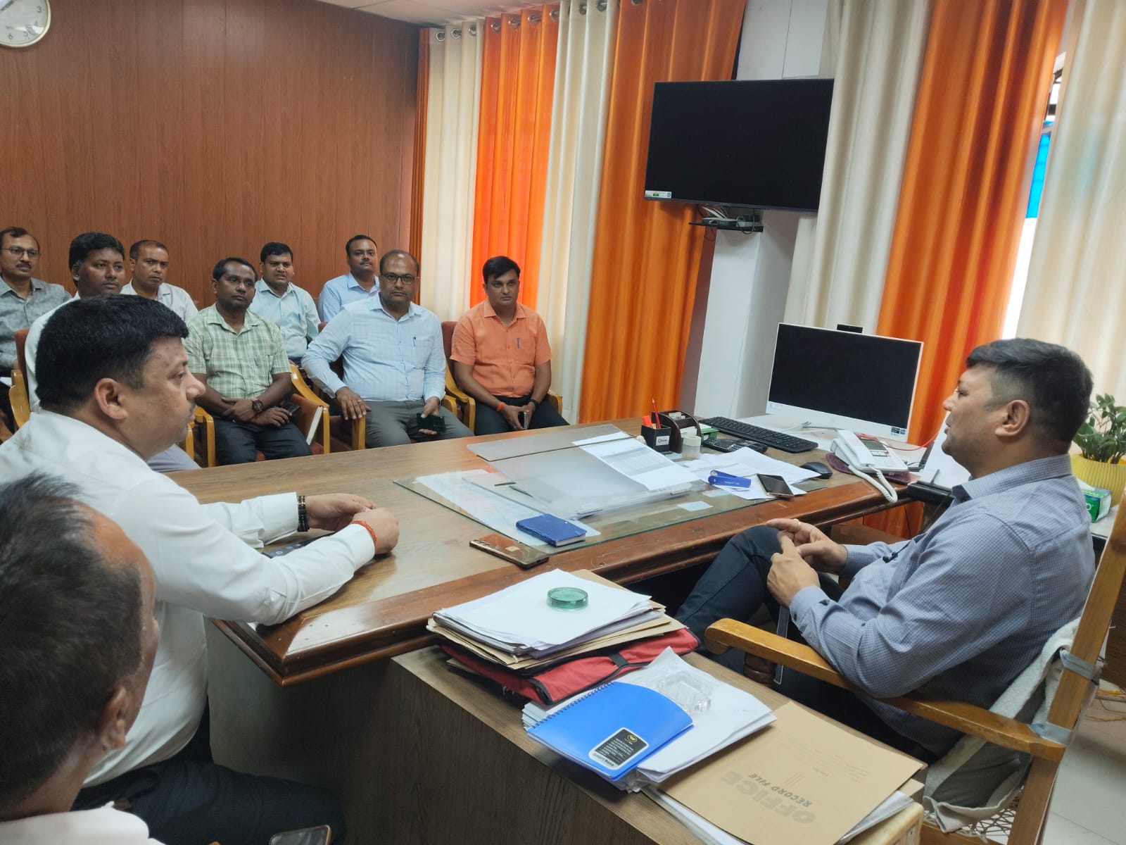 जनगणना कार्यों में तेजी लाने के निर्देश, एडीएम ने की समीक्षा बैठक