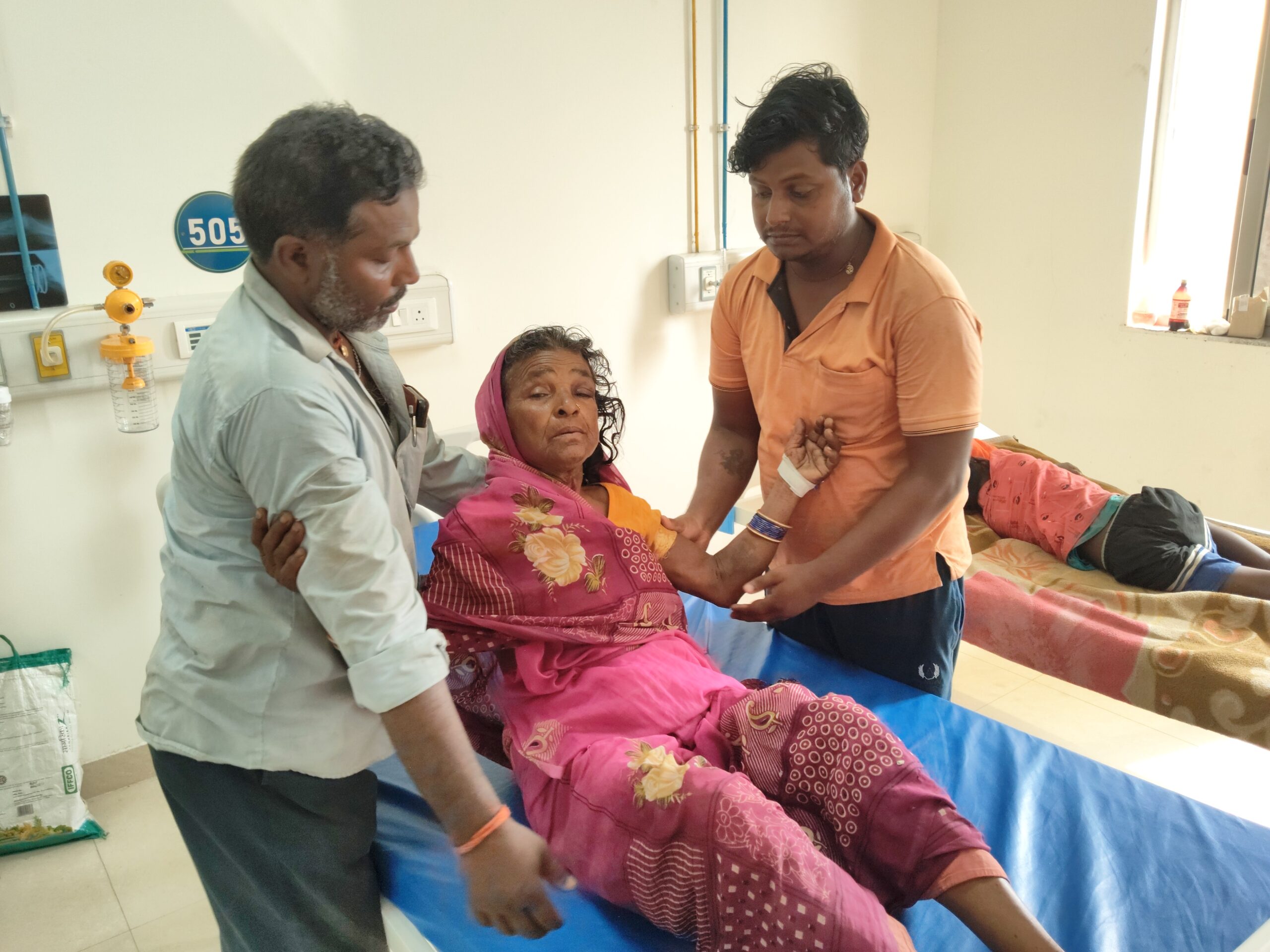 जमीनी विवाद में महिला समेत 8 घायल, मेडिकल कॉलेज में इलाज जारी