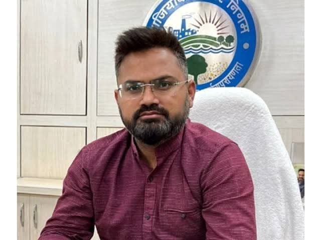 डीएम का सख्त फरमान: ऑनलाइन कीटनाशक बिक्री में नियमों का पालन अनिवार्य, उल्लंघन पर होगी कठोर कार्रवाई