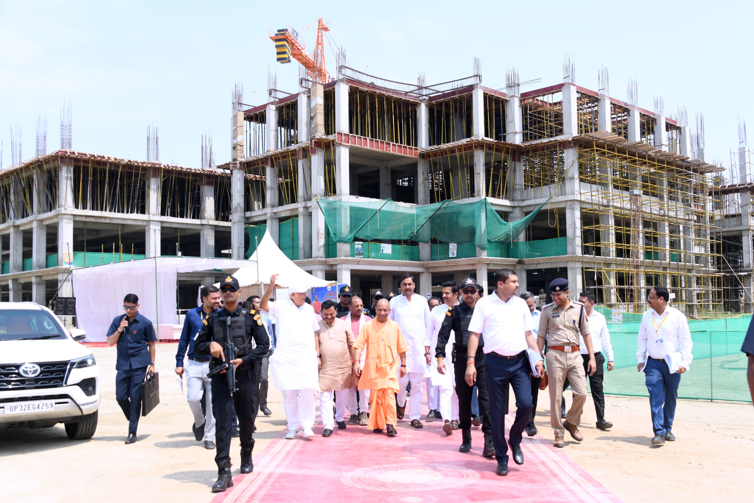मुख्यमंत्री ने महात्मा बुद्ध कृषि एवं प्रौद्योगिकी विश्वविद्यालय निर्माण कार्यों का किया निरीक्षण