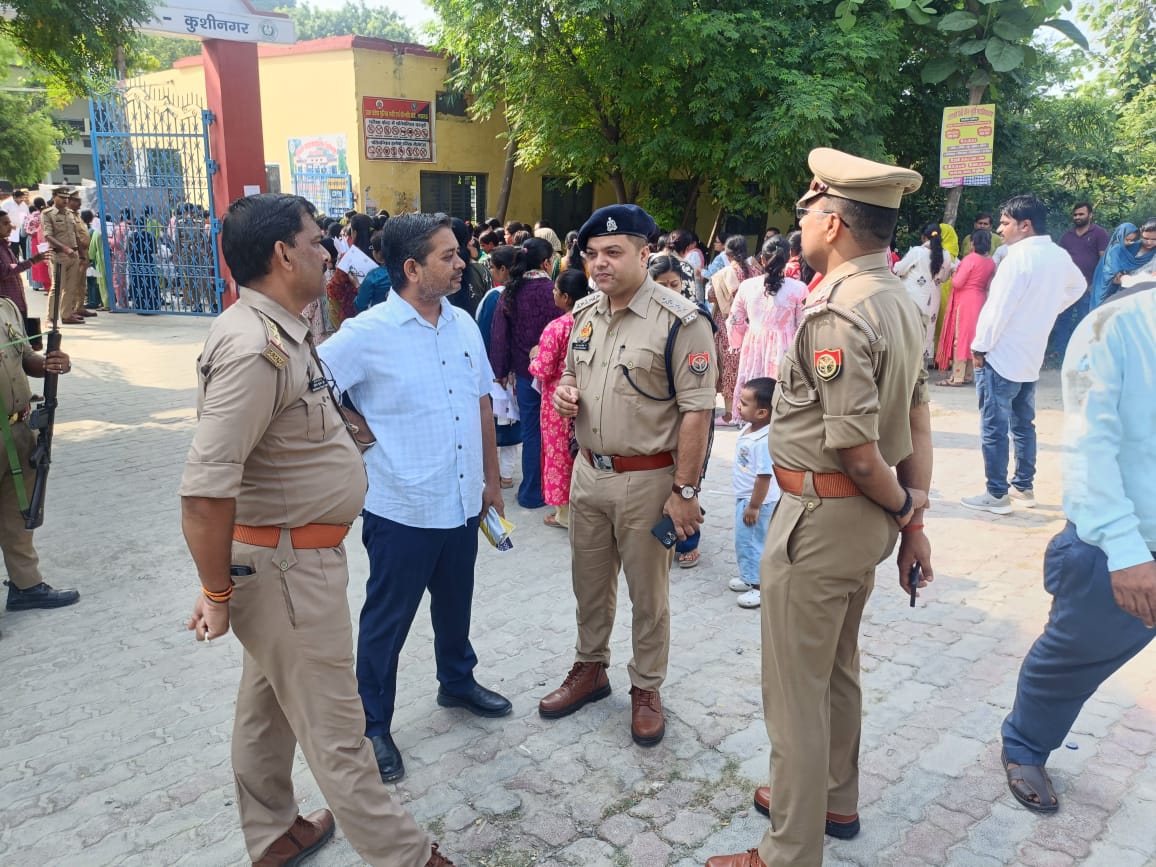 सख्त सुरक्षा घेरे में संपन्न हुई राजकीय इंटर कॉलेज प्रवक्ता भर्ती परीक्षा, पुलिस अधीक्षक के निर्देश पर चप्पे-चप्पे पर मुस्तैद रही पुलिस