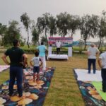 अवध शुगर हाटा में योग सत्र आयोजित