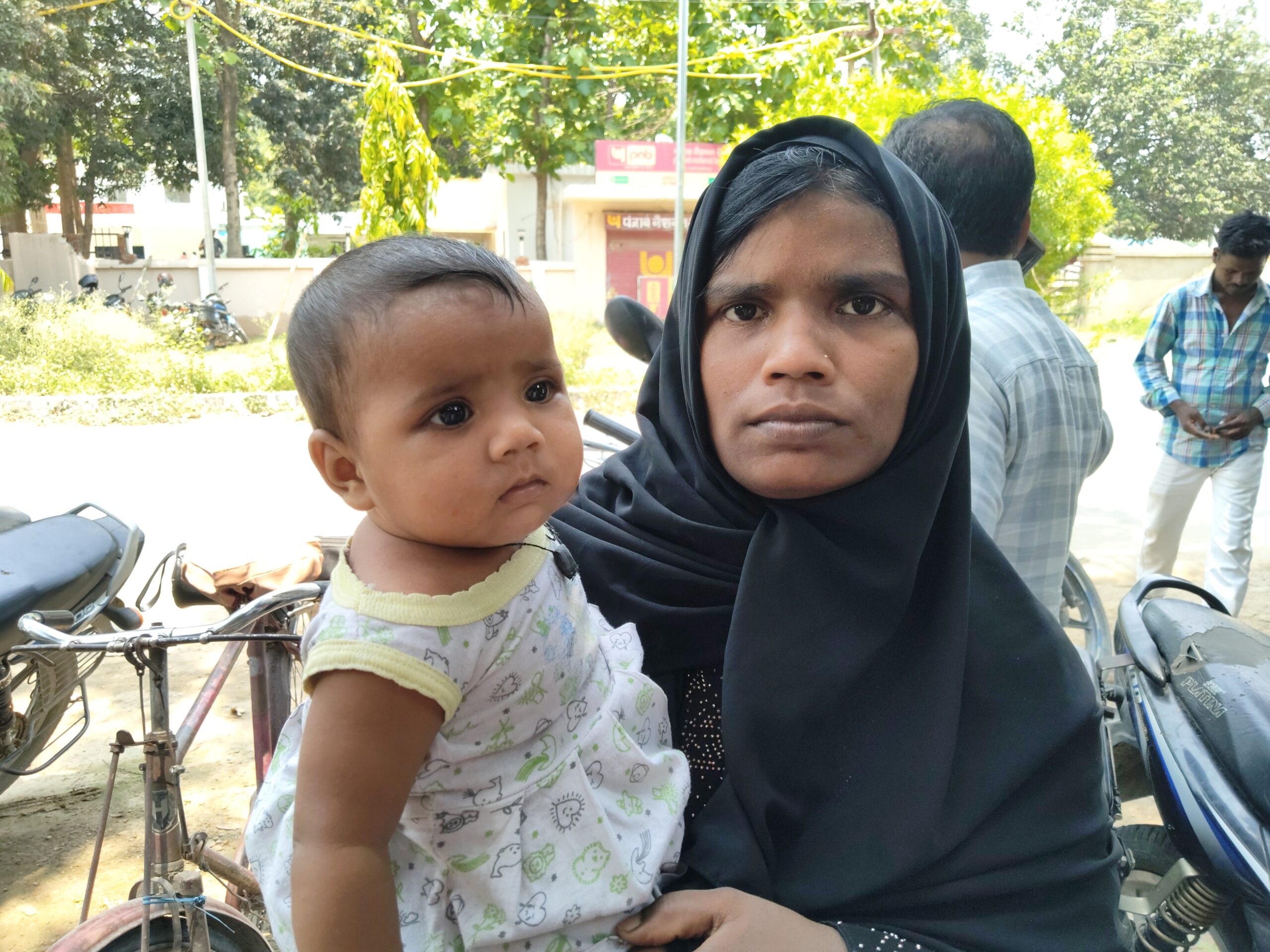 पिता का साया छिनने के बाद इंसाफ की गुहार, पत्नी बोली- मेरी बेटी को न्याय दिला दीजिए साहब