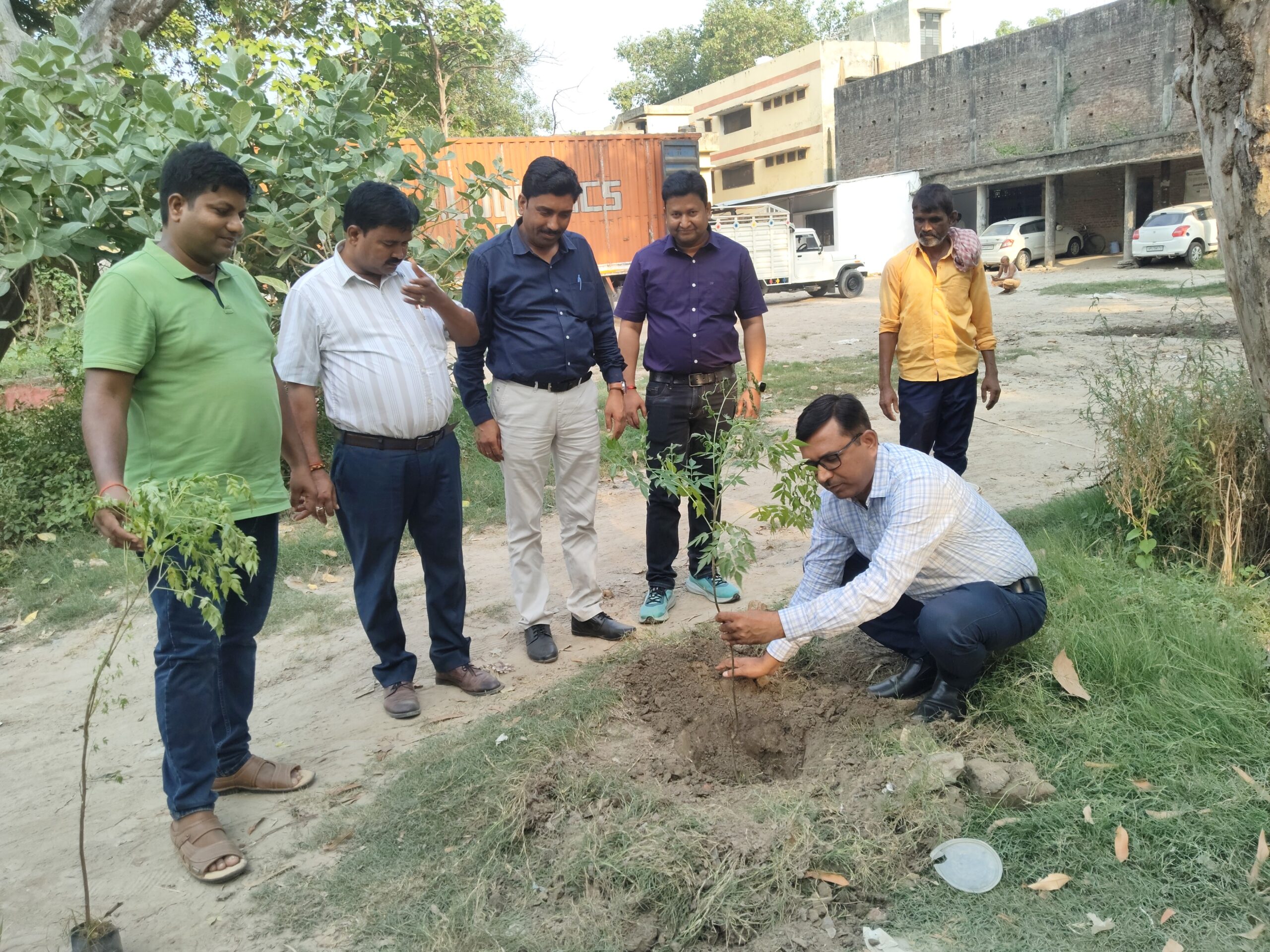 विश्व पर्यावरण दिवस पर ‘एक पेड़ मां के नाम’ अभियान के तहत हुआ भव्य वृक्षारोपण