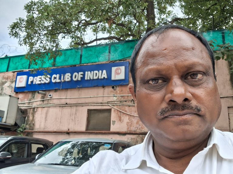 पत्रकारिता के सफर में अलग पहचान रखते हैं रमेश ठाकुर